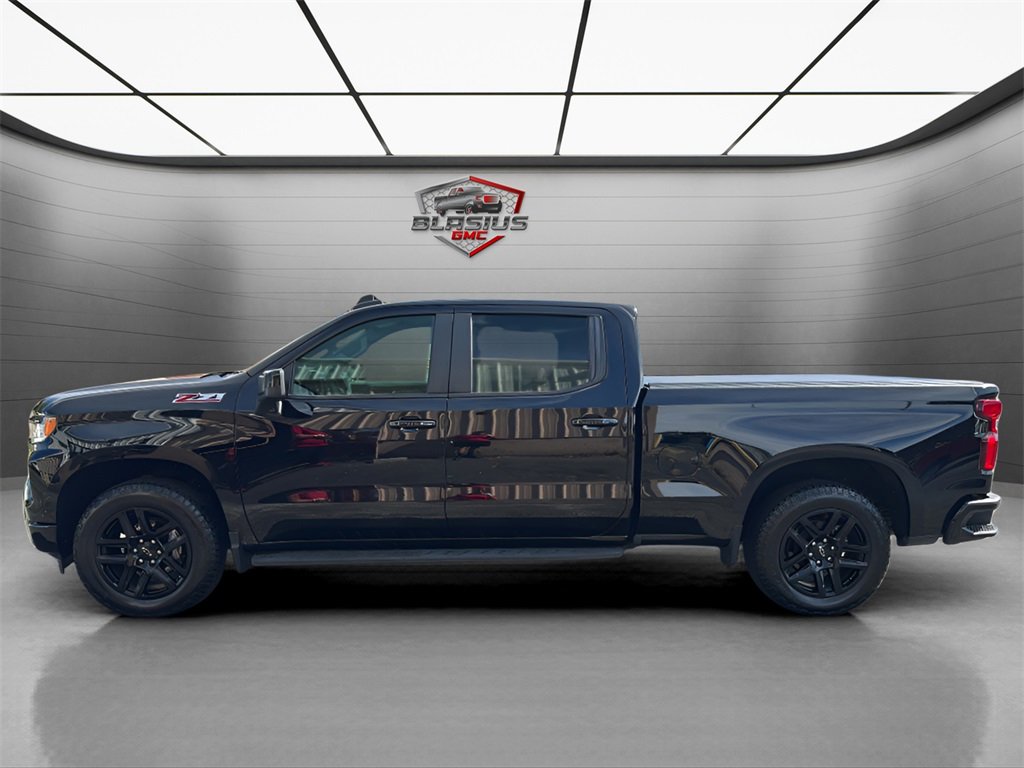 2022 Chevrolet Silverado 1500 RST photo 2