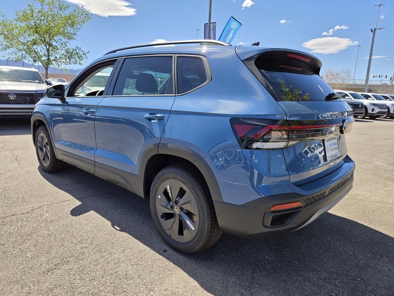 2025 Volkswagen Taos S photo 3