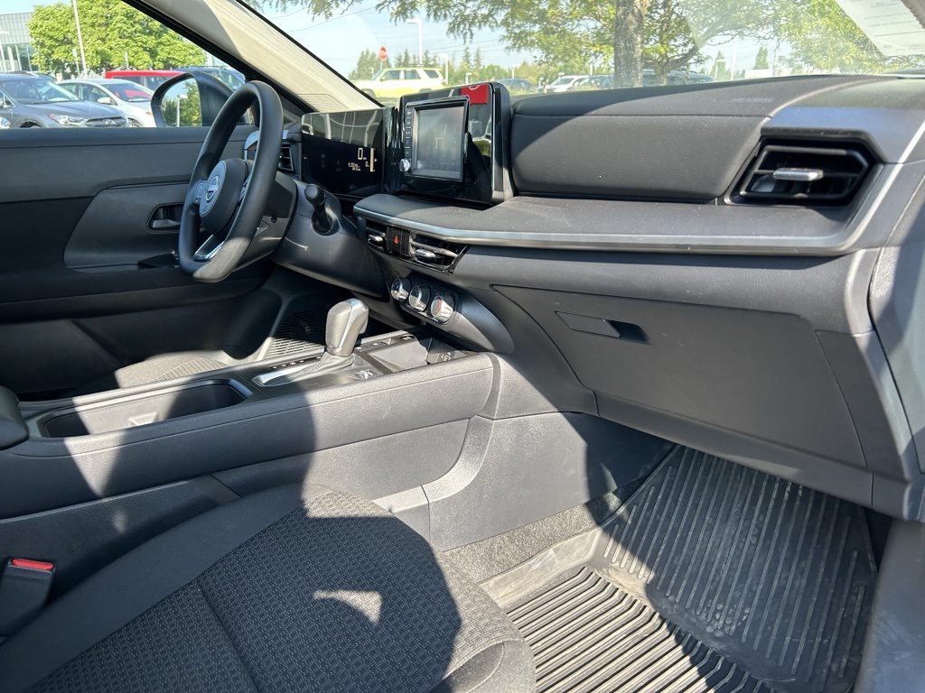 2025 Nissan Kicks S photo 25
