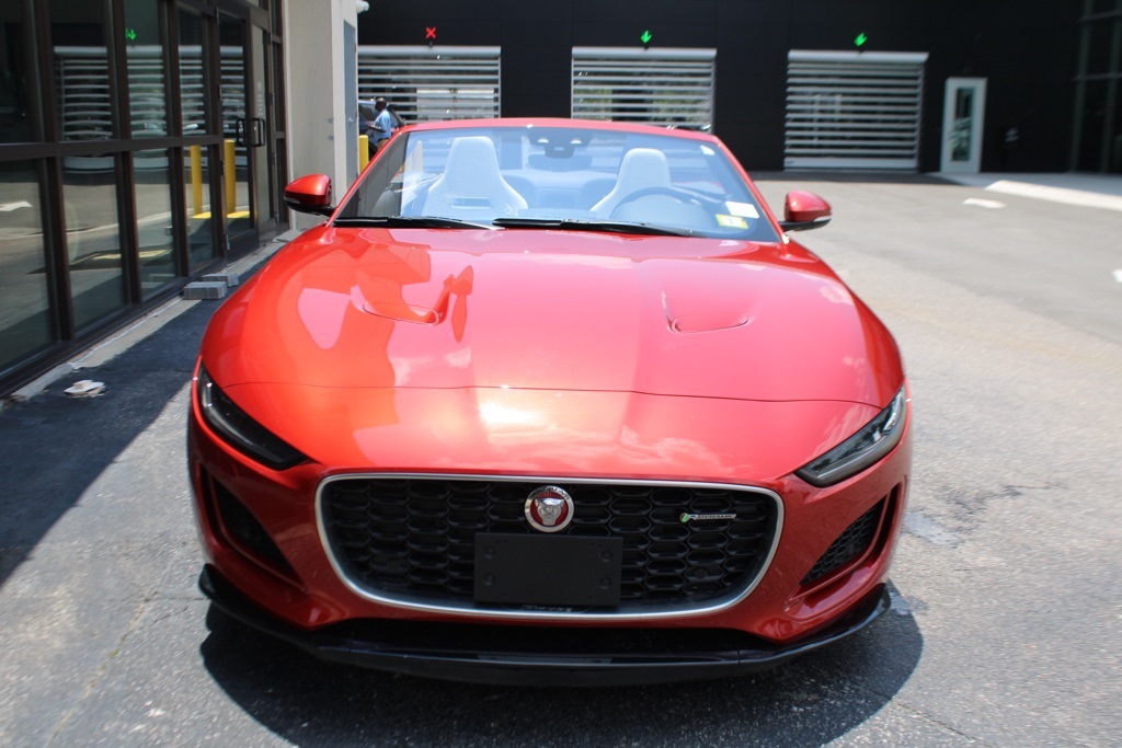 2022 Jaguar F-TYPE P450 R-Dynamic photo 2