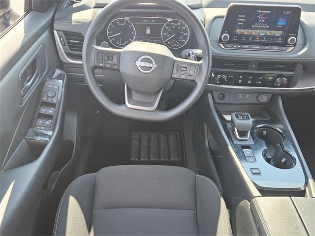 2025 Nissan Rogue S photo 6