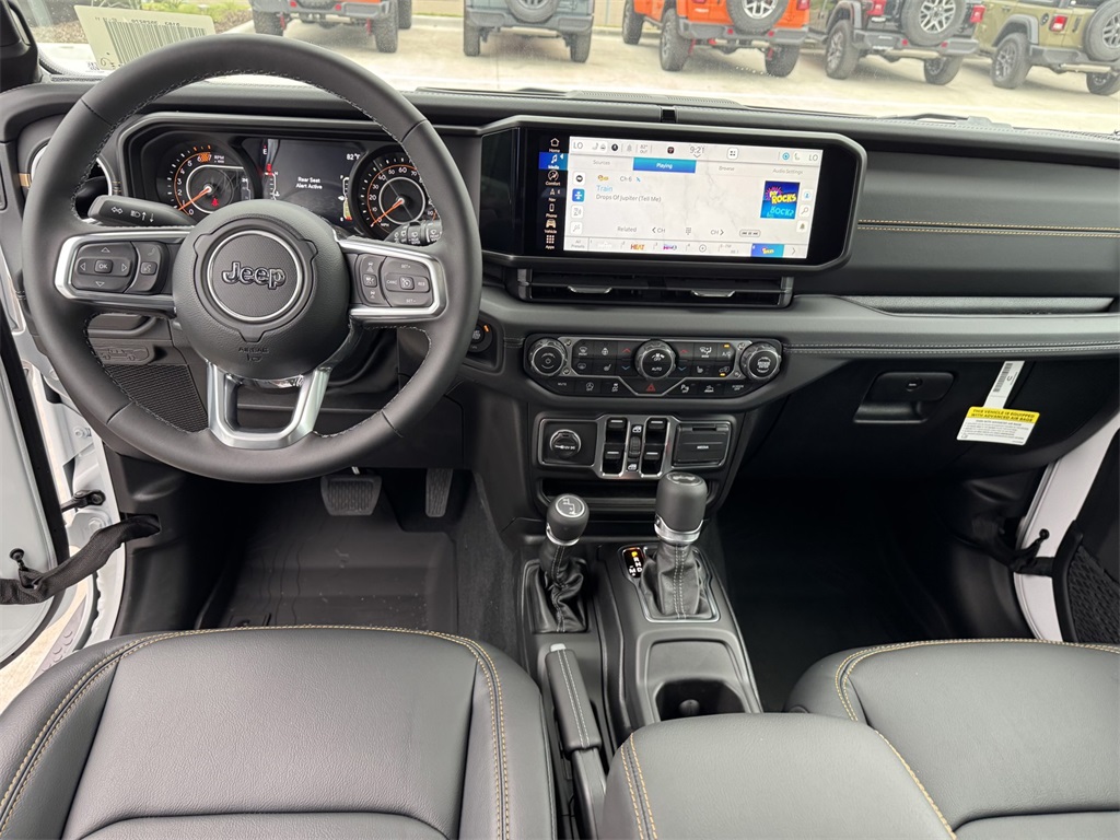 2025 Jeep Wrangler Sahara photo 14