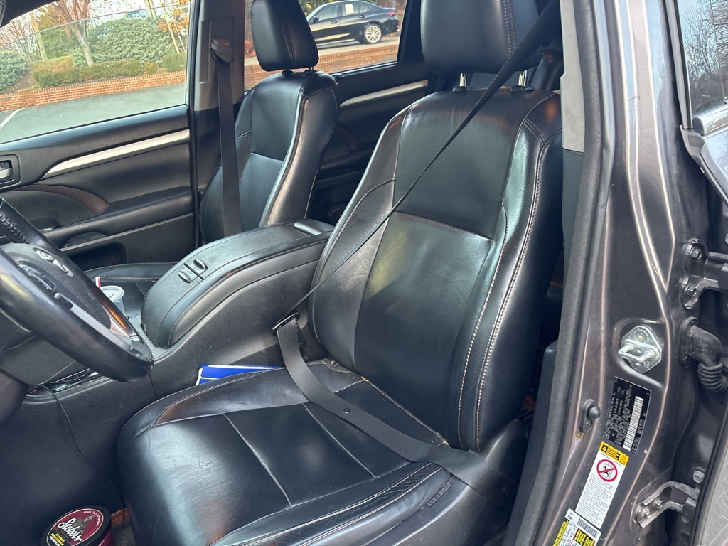 2018 Toyota Highlander XLE photo 2