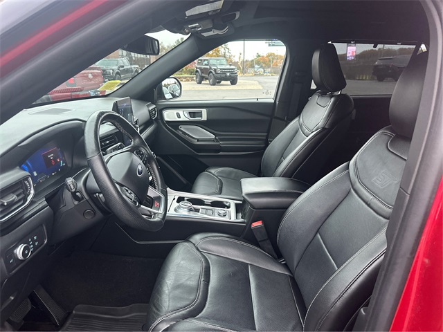 2020 Ford Explorer ST photo 3