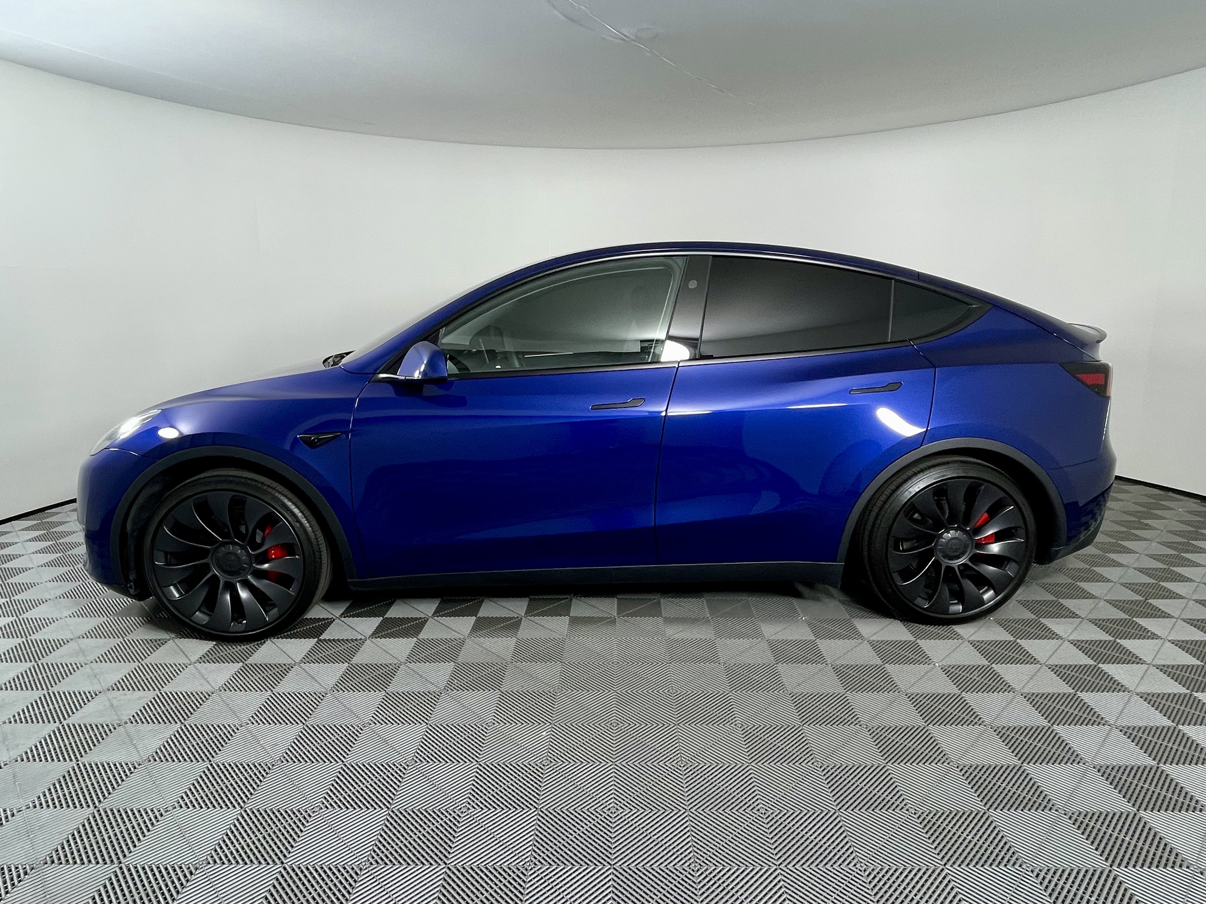 Used 2025 Tesla Model Y Performance with VIN 7SAYGDEF9SF252226 for sale in Queen Creek, AZ