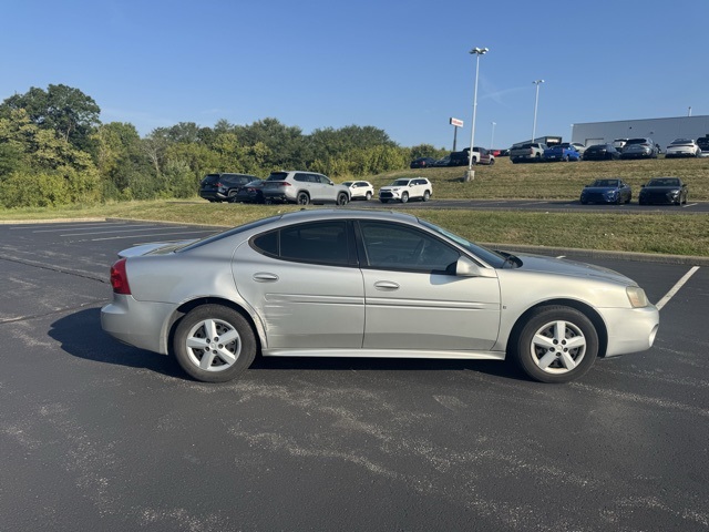 Used 2008 Pontiac Grand Prix GP with VIN 2G2WP552581144757 for sale in Dry Ridge, KY