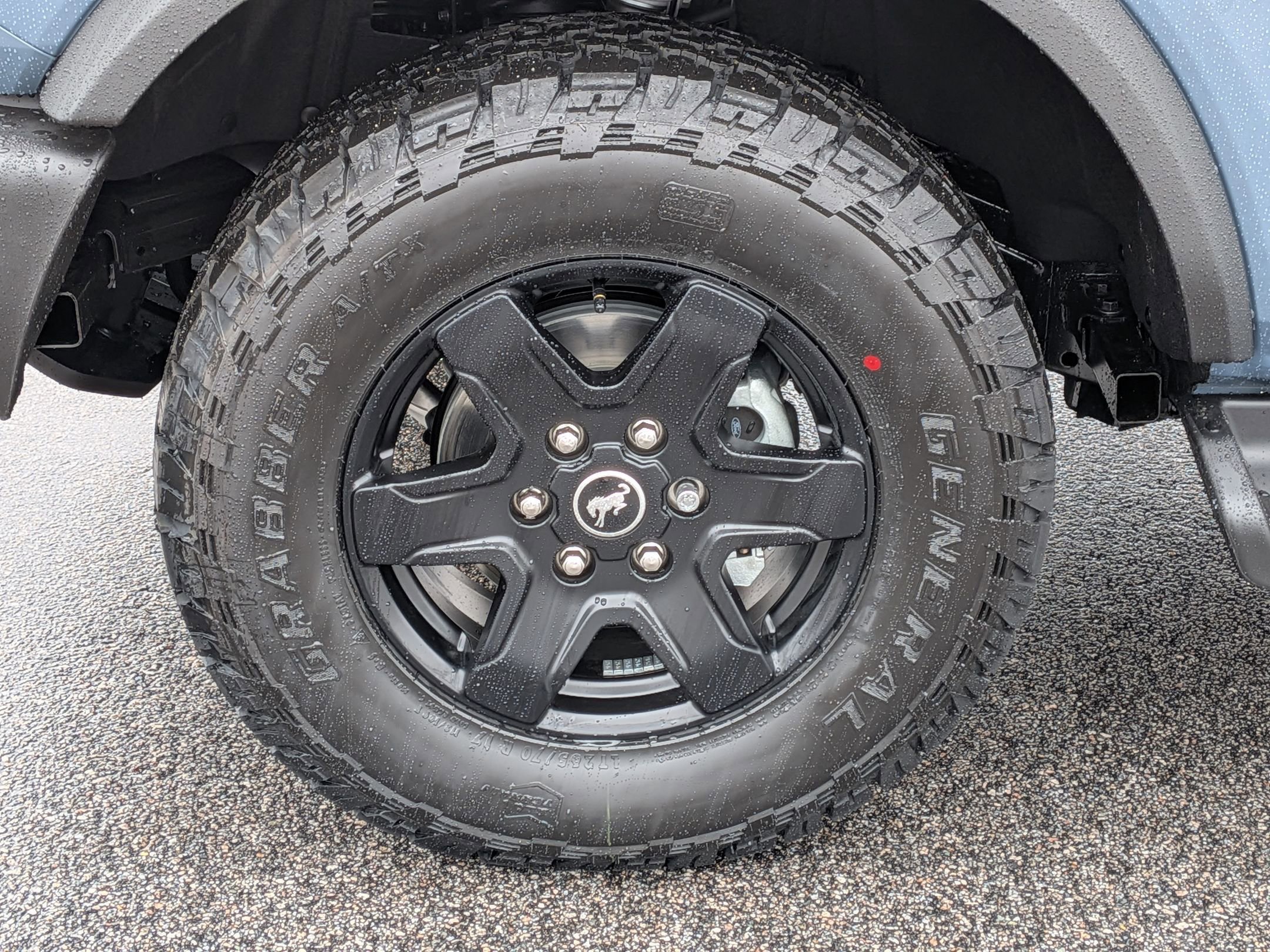 2025 Ford Bronco Outer Banks photo 3