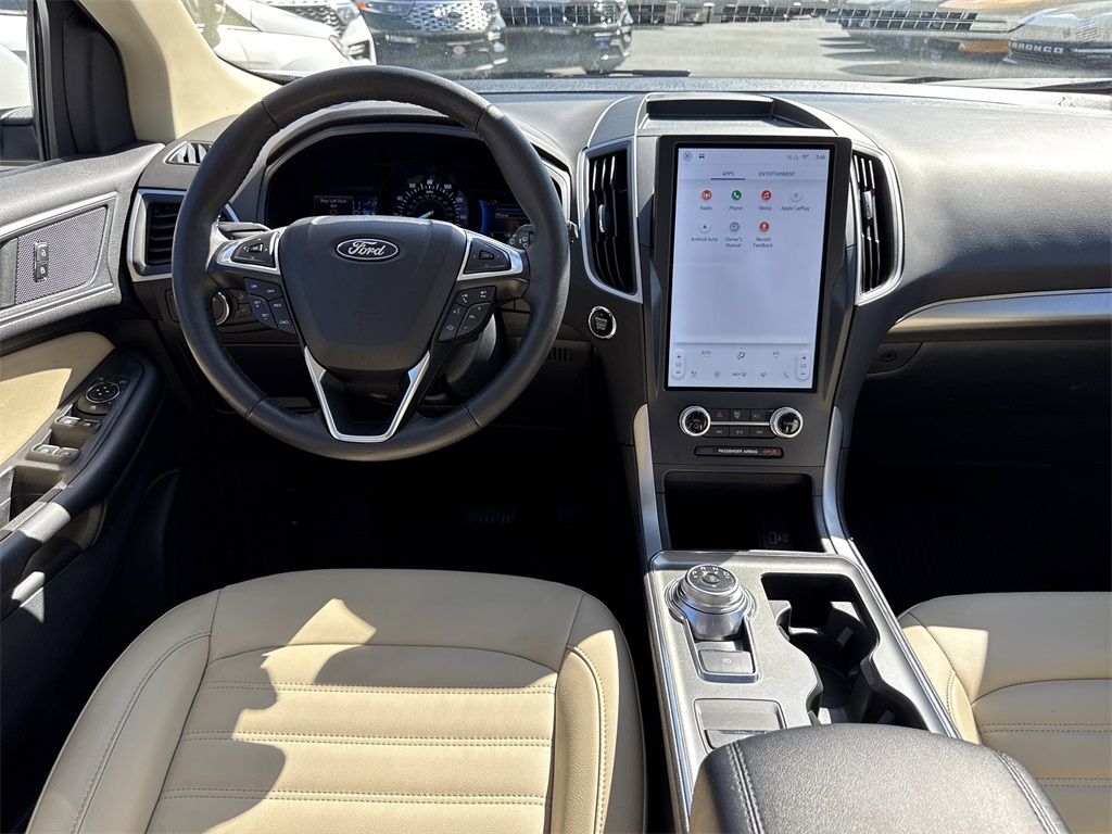 2022 Ford Edge SEL photo 21