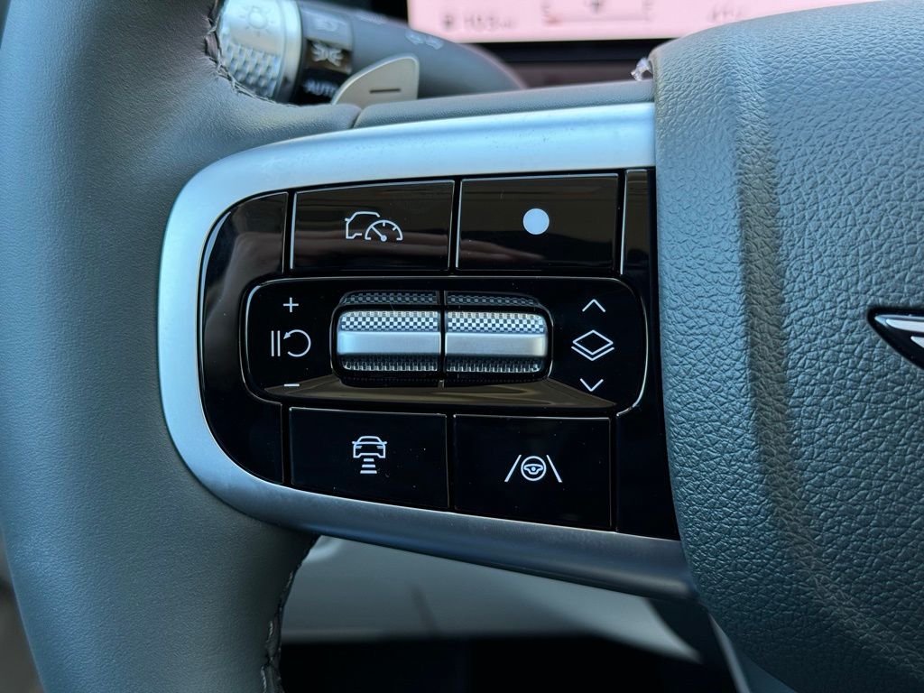 2025 Genesis GV80 2.5T AWD photo 22