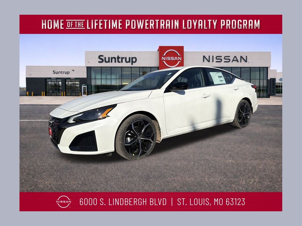 2025 Nissan Altima SR's photo