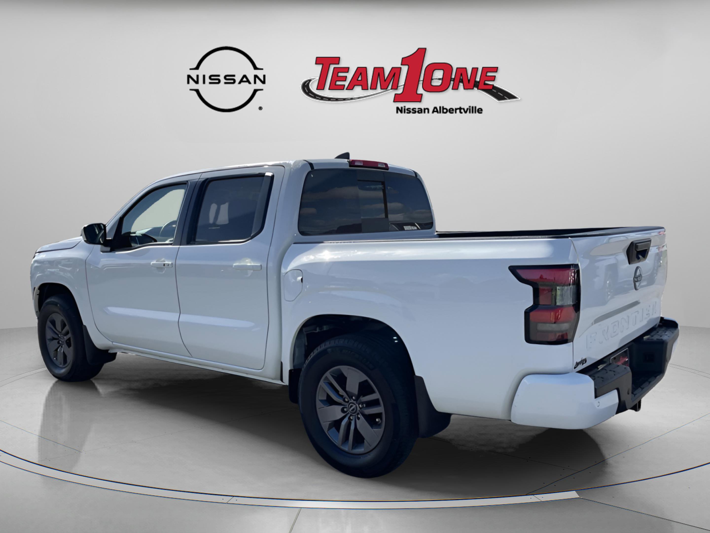 2025 Nissan Frontier SV photo 4