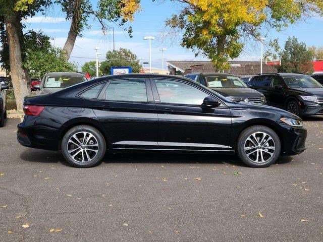 2025 Volkswagen Jetta Sport photo 2