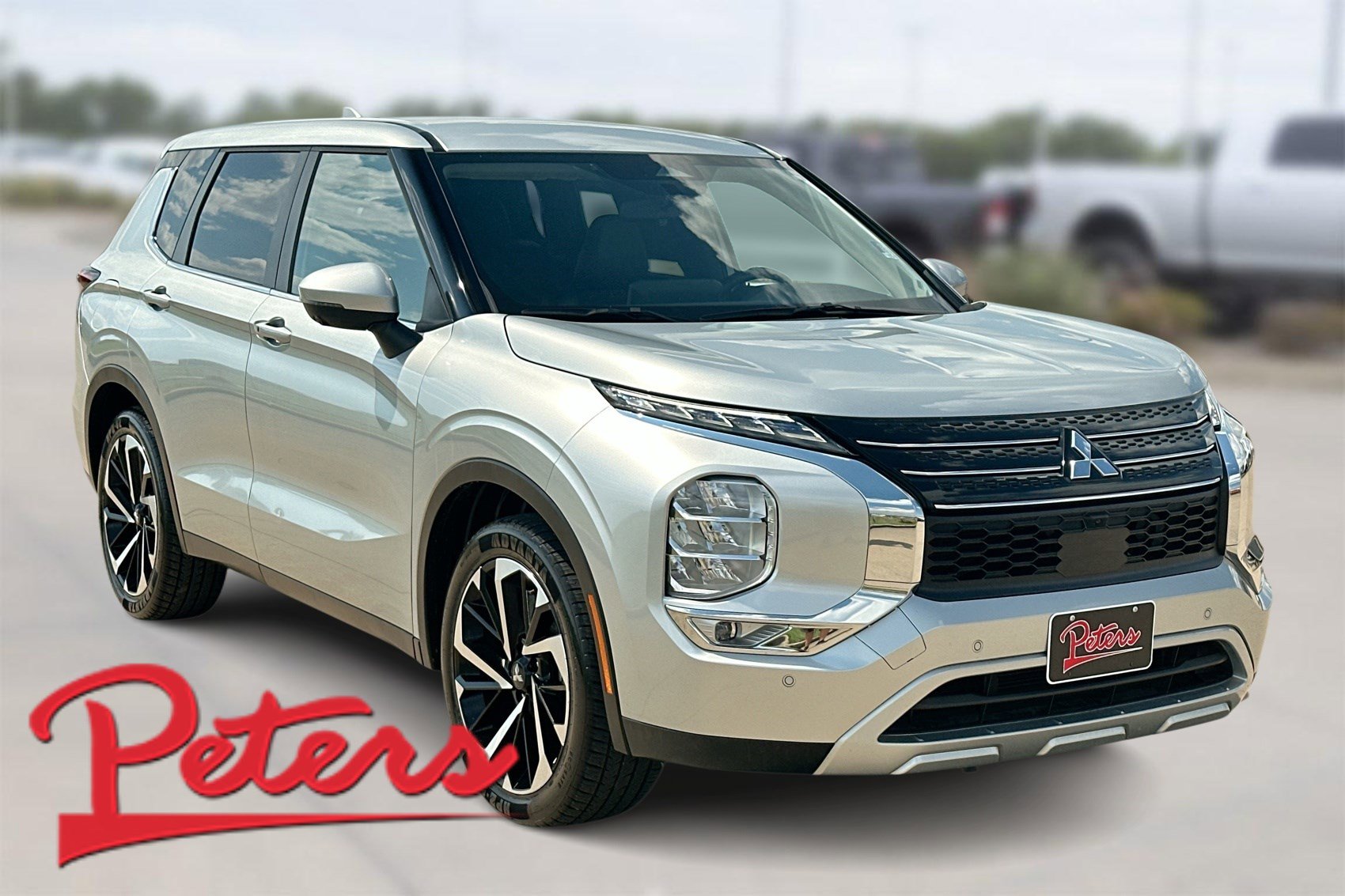 2024 Mitsubishi Outlander SE's photo