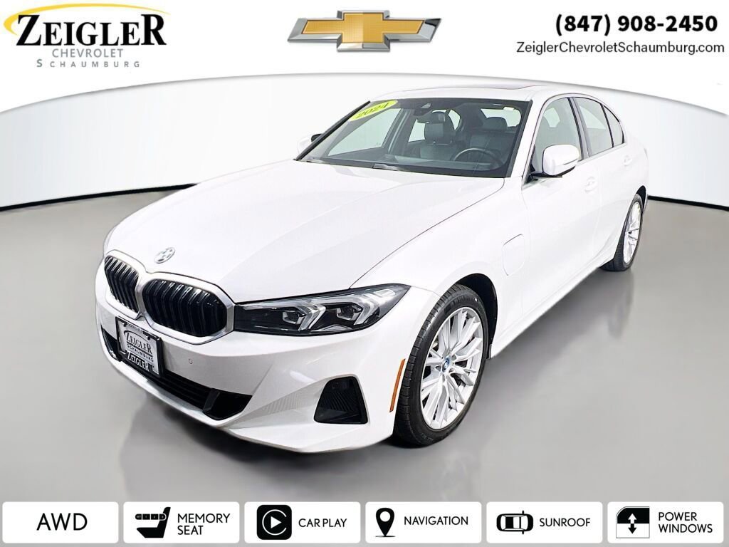 2024 BMW 3 Series 330e's photo