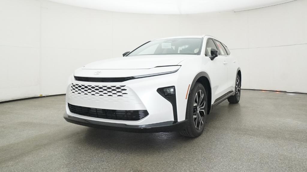 2025 Toyota Crown Signia XLE photo 3