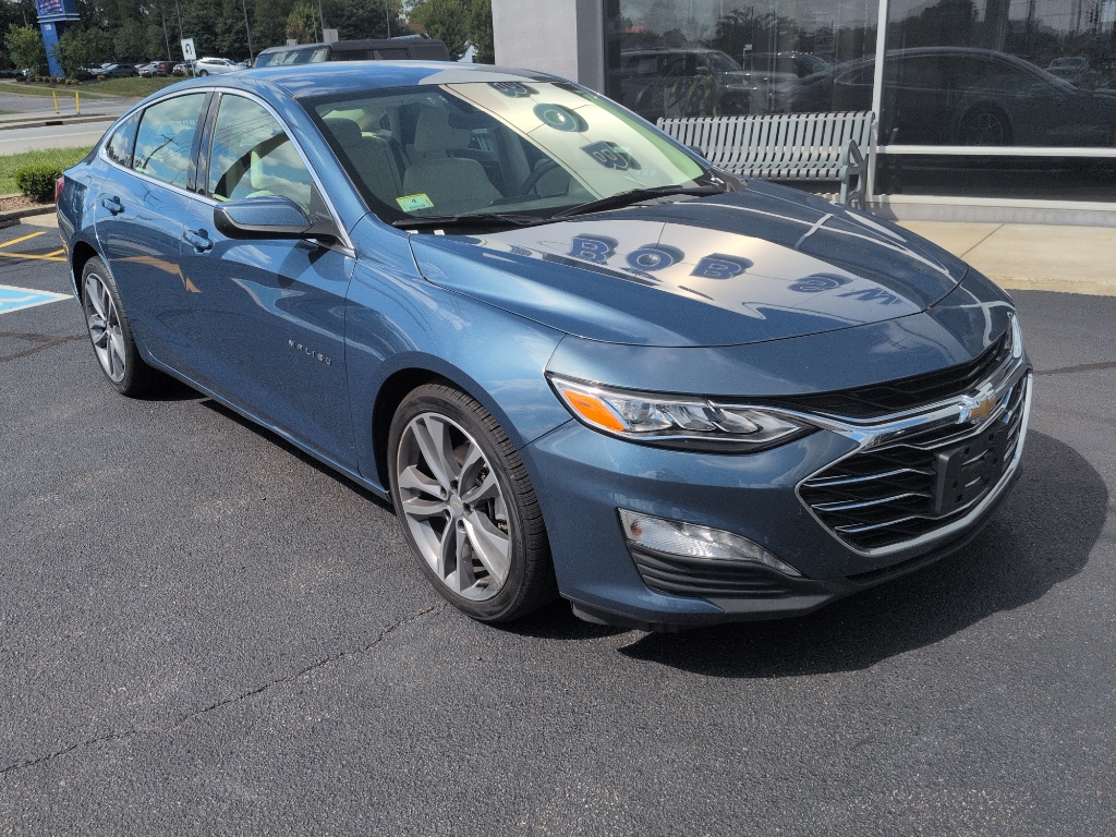 2024 Chevrolet Malibu Premier 2LT photo 2