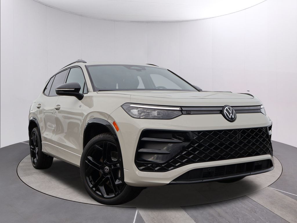 2026 Volkswagen Tiguan SE R-LINE BLACK's photo