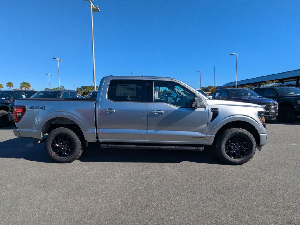 2025 Ford F-150 XLT photo 2