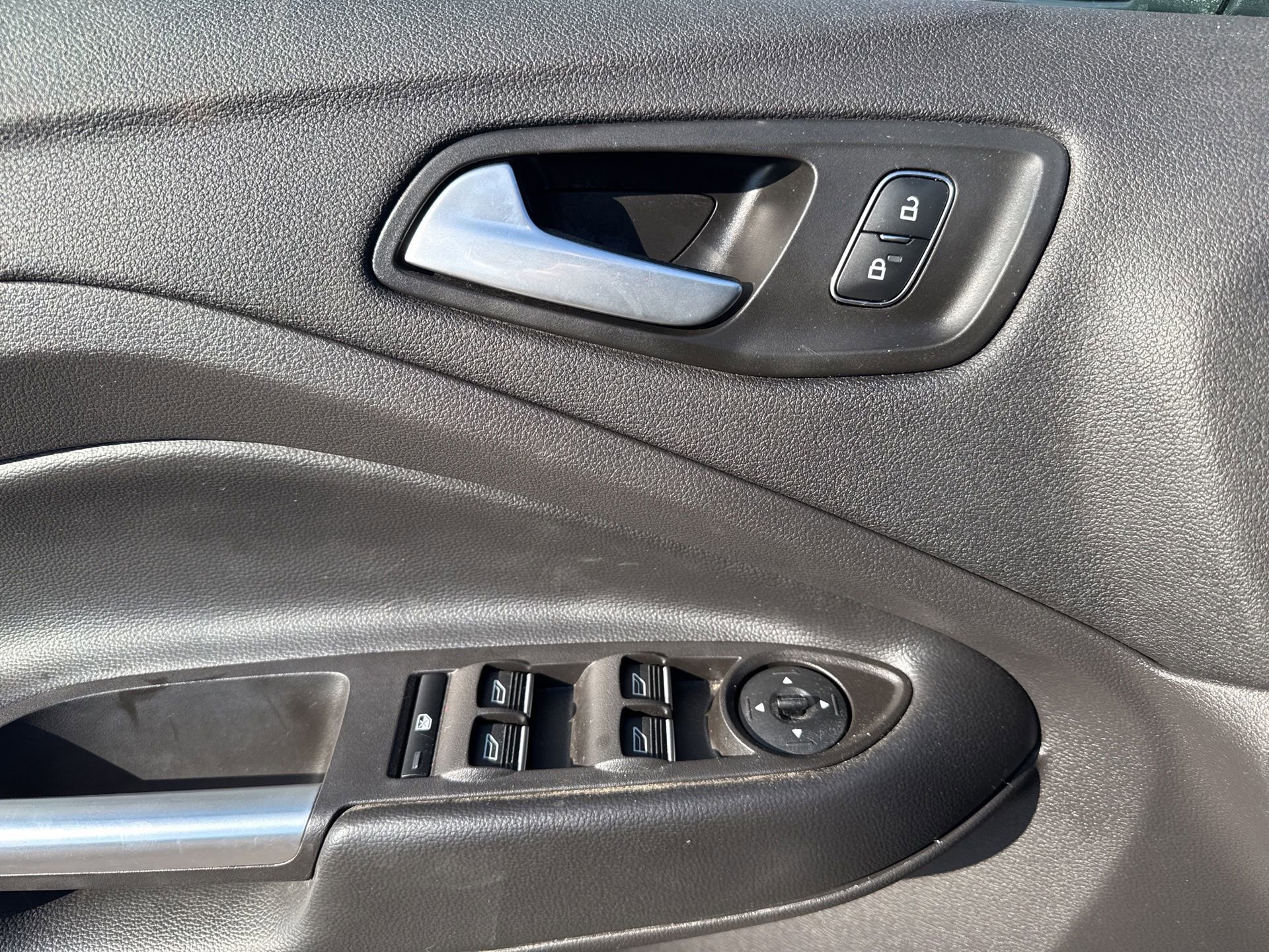 2019 Ford Escape SEL photo 8