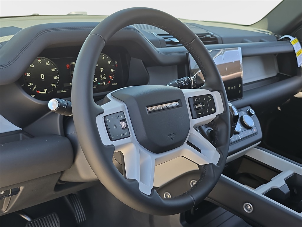 2025 Land Rover Defender 130 S photo 12
