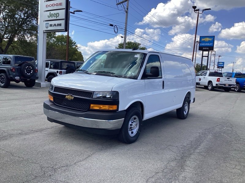 2025 Chevrolet Express Cargo 2500 photo 3