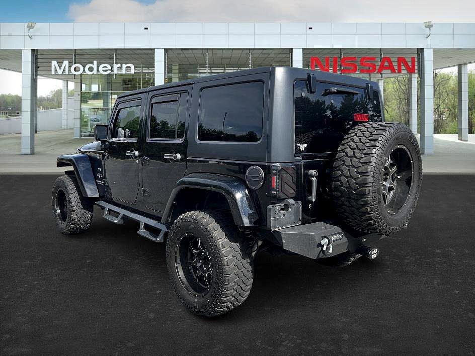 2017 Jeep Wrangler Unlimited Sahara photo 3