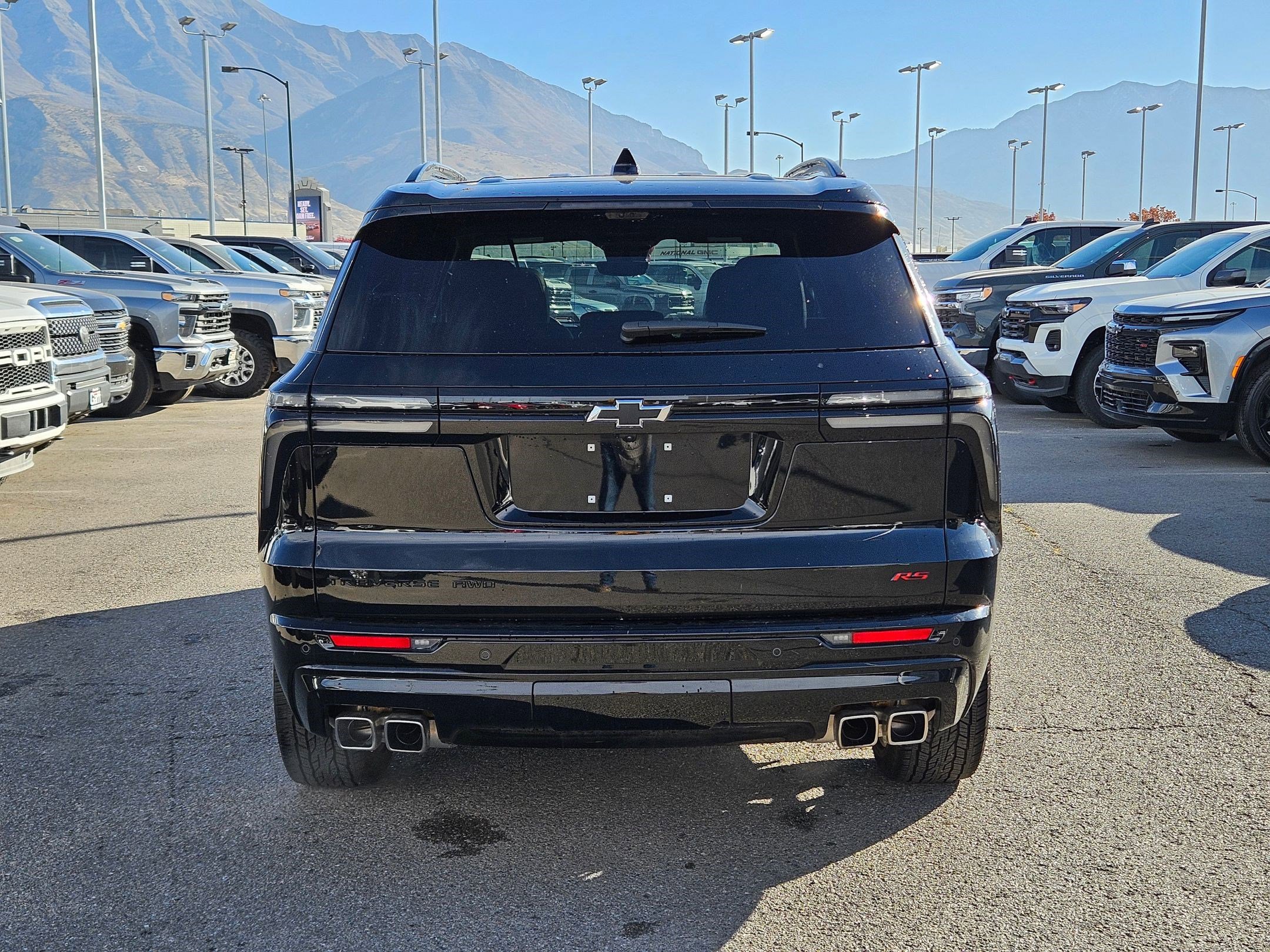 2024 Chevrolet Traverse RS photo 2