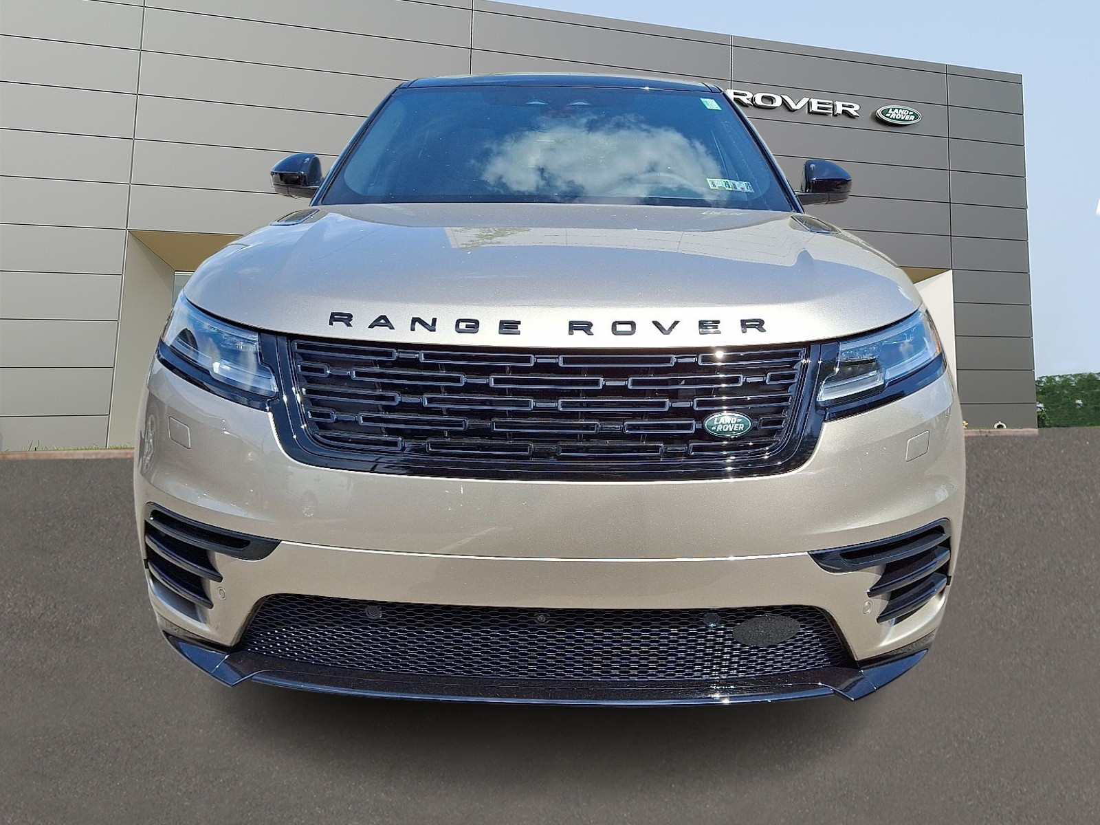 2026 Land Rover Range Rover Velar P250 Dynamic SE photo 5