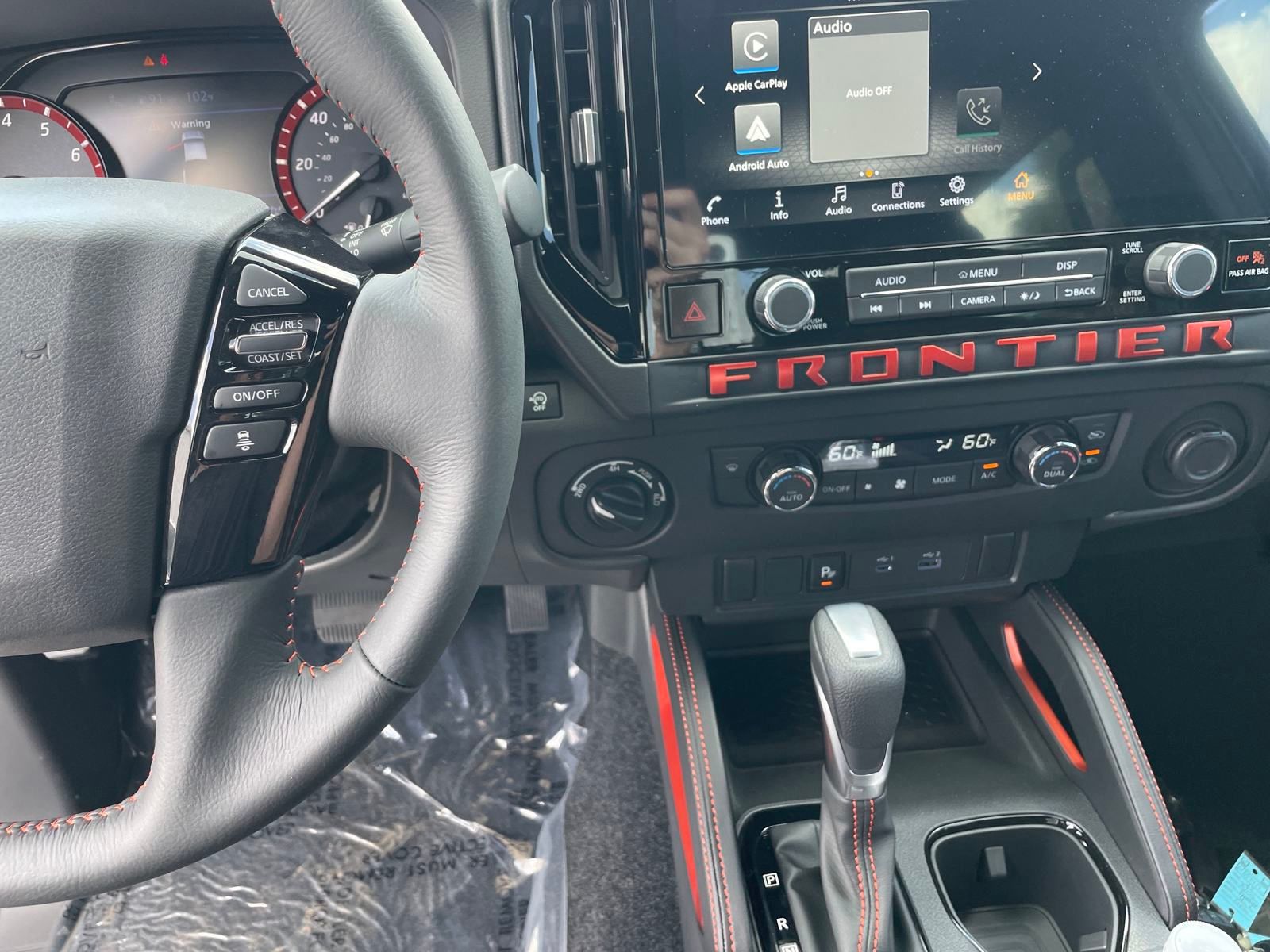 2025 Nissan Frontier PRO-4X photo 13