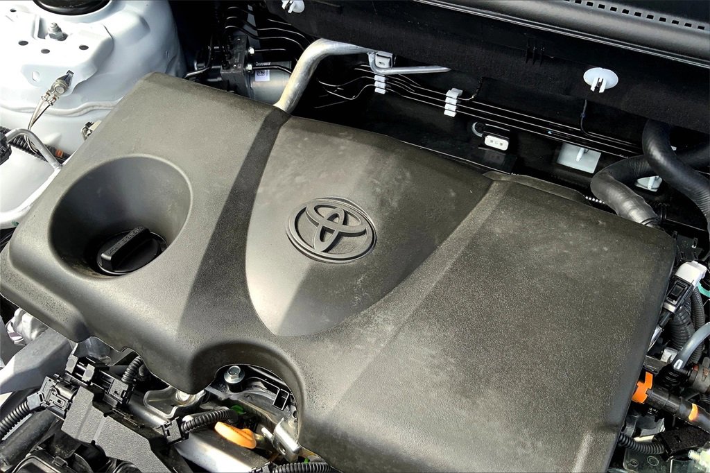 2025 Toyota RAV4 LE photo 29