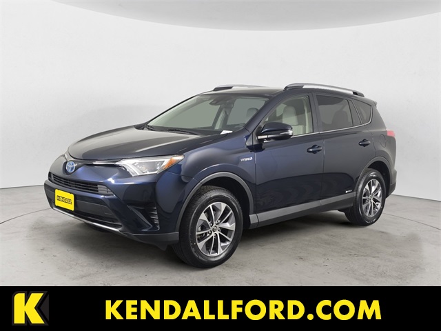 2018 Toyota RAV4 LE's photo