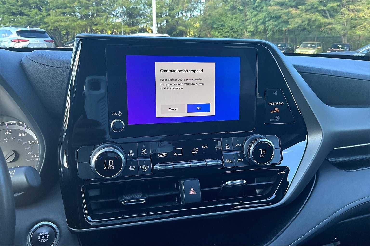 2023 Toyota Highlander LE photo 32