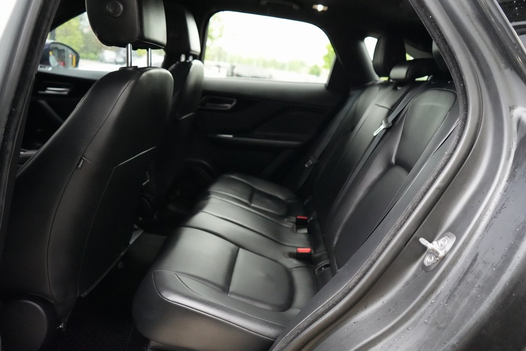 2020 Jaguar F-PACE Premium photo 35