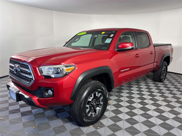 2016 Toyota Tacoma TRD Off-Road photo 3