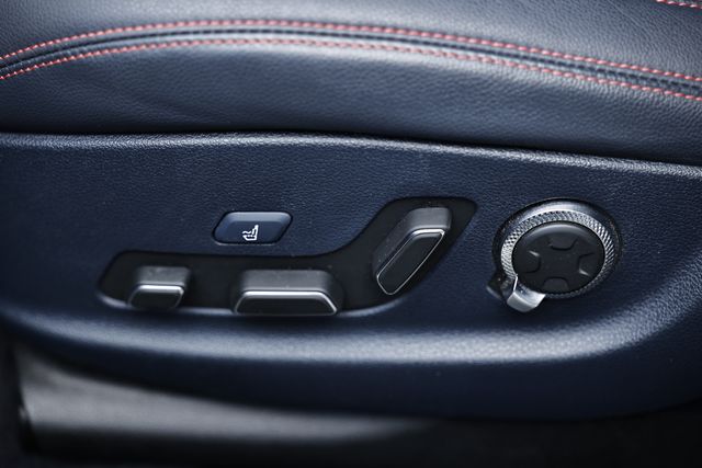 2023 Genesis GV70 2.5T Sport Prestige photo 23