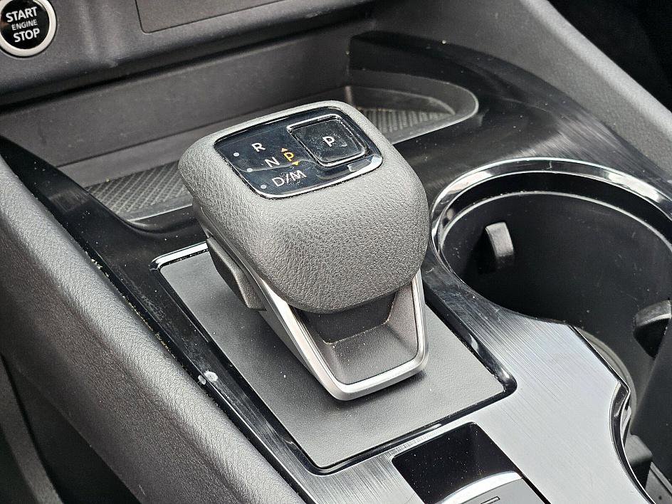 2023 Nissan Rogue SV photo 23