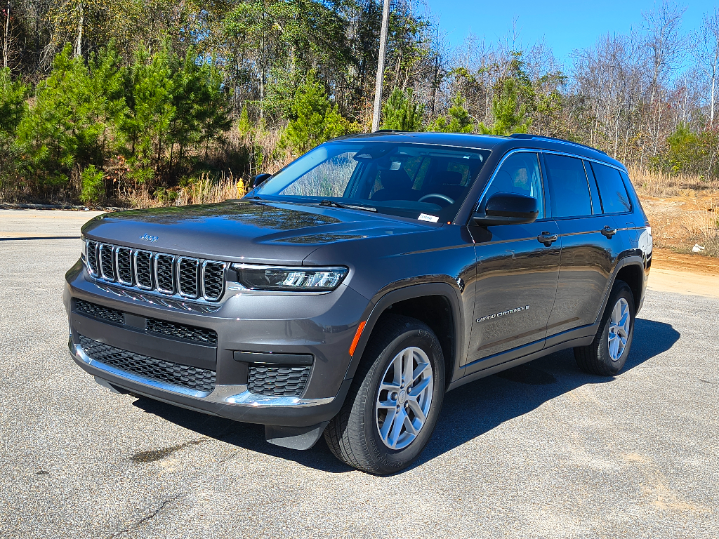 2023 Jeep Grand Cherokee L Laredo's photo