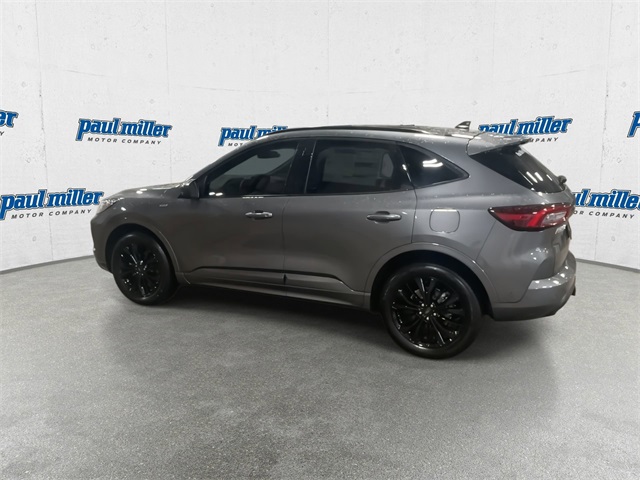 2024 Ford Escape ST-Line Elite photo 7
