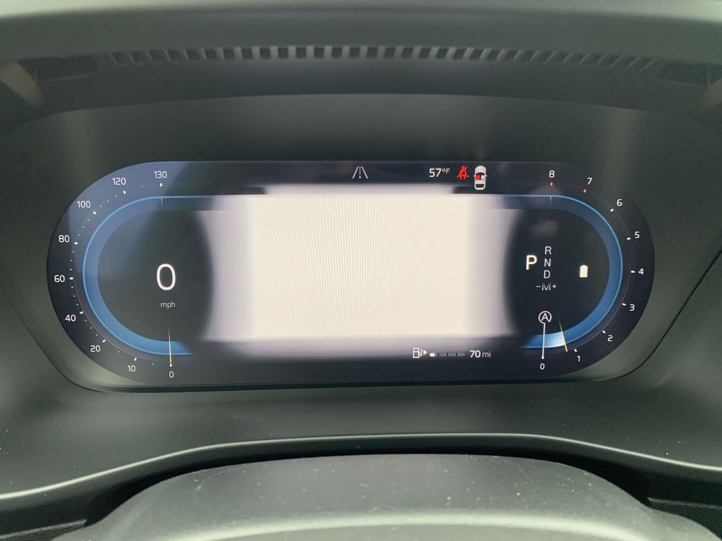 2025 Volvo XC40 AWD Plus photo 6