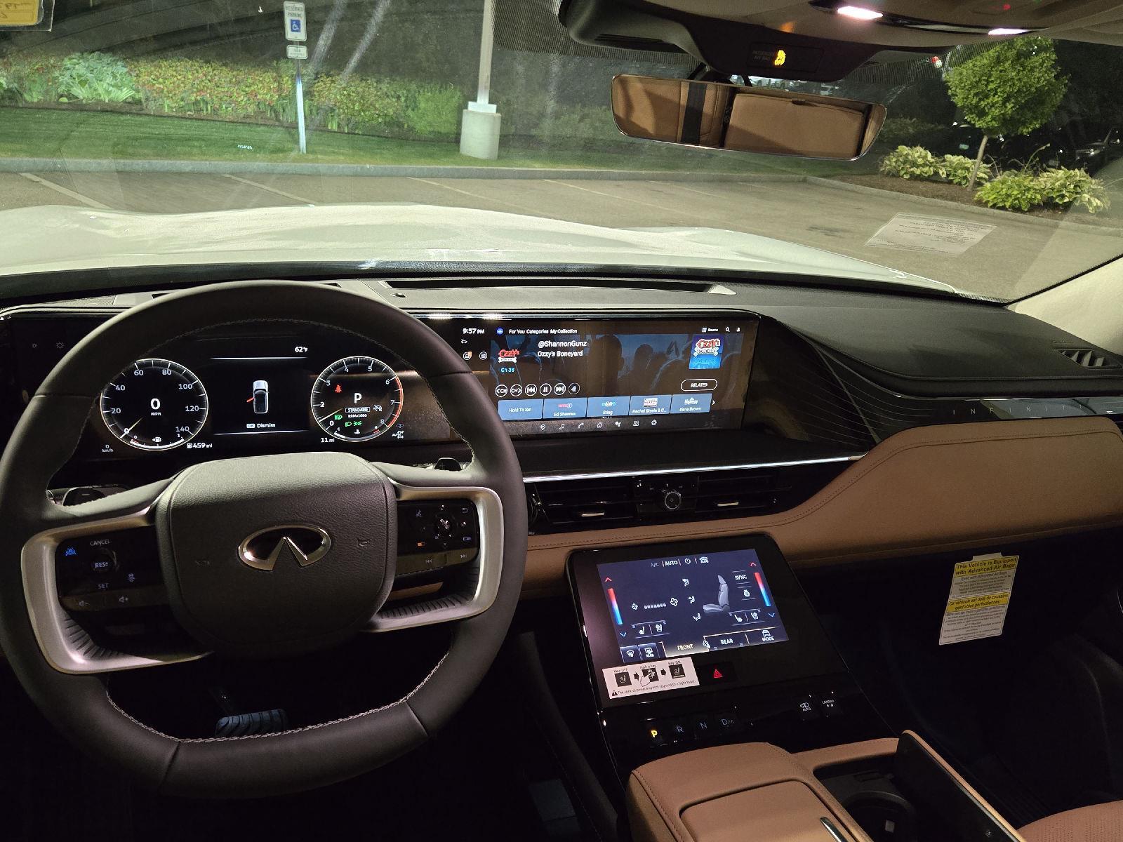 2026 Infiniti QX80 Luxe photo 9