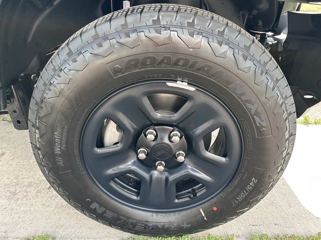 2025 Jeep Wrangler Sport photo 39