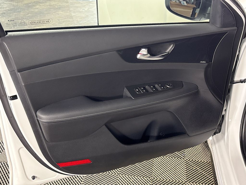 2024 Kia Forte GT-Line photo 10