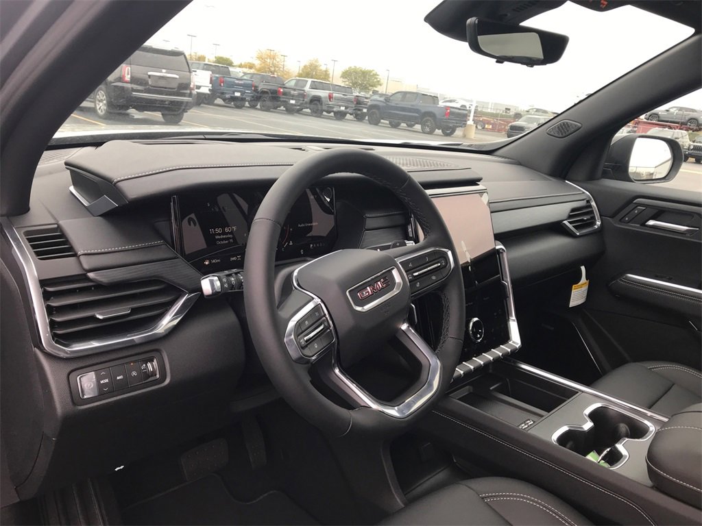 2026 GMC ACADIA - Image 17