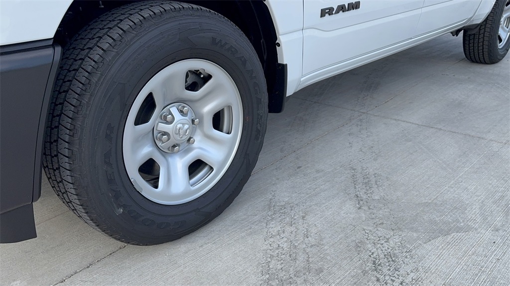 2025 Ram 1500 Tradesman photo 9