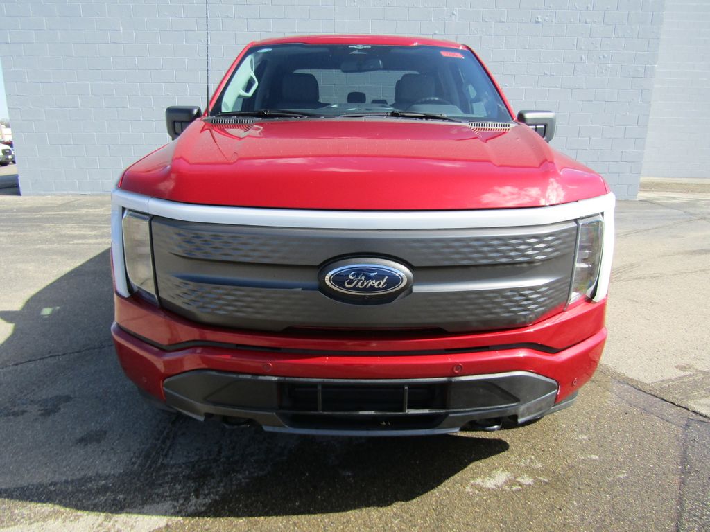 2023 Ford F-150 Lightning XLT photo 3
