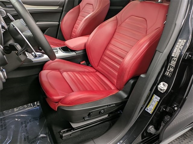 2024 Alfa Romeo Stelvio Ti photo 10