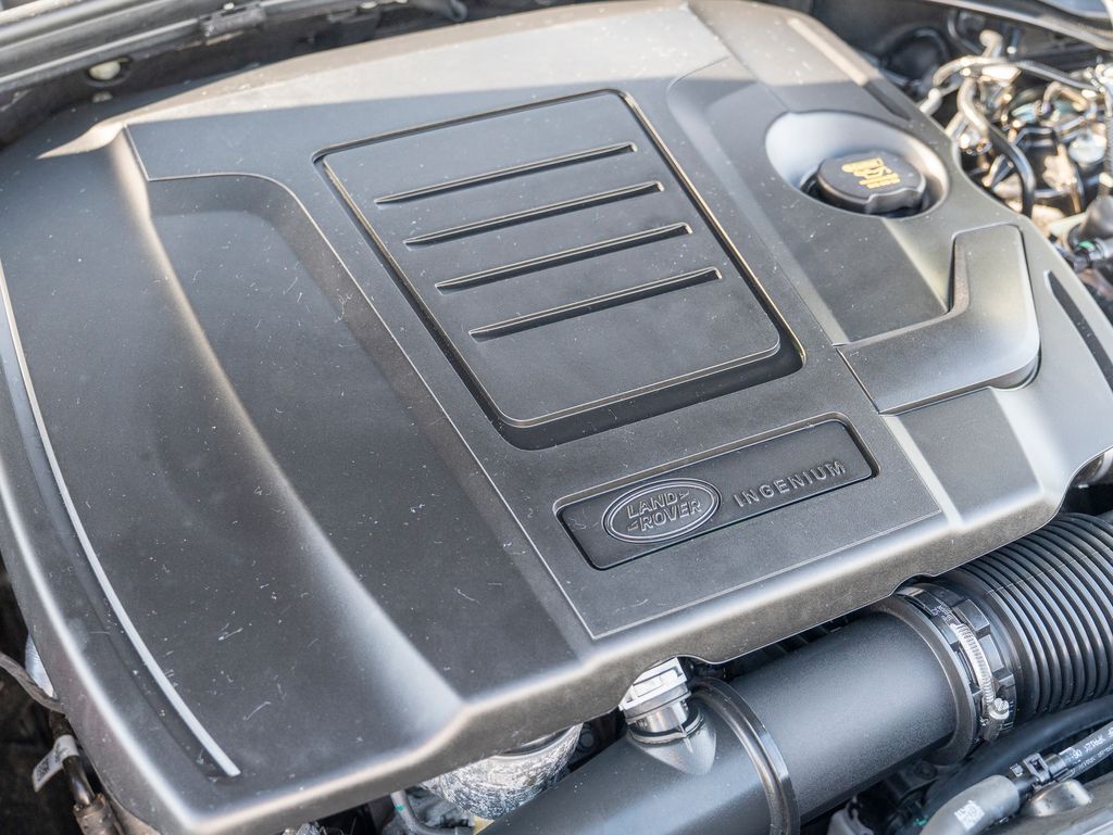 2025 Land Rover Range Rover Velar SE photo 29