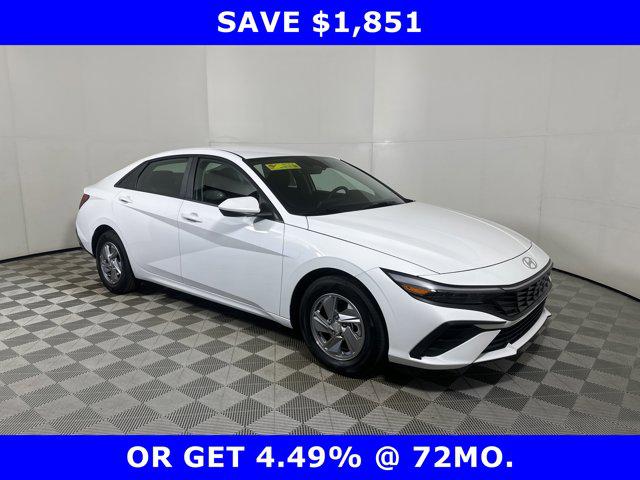 2025 Hyundai Elantra SE's photo