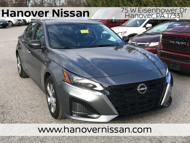 2025 Nissan Altima S's photo