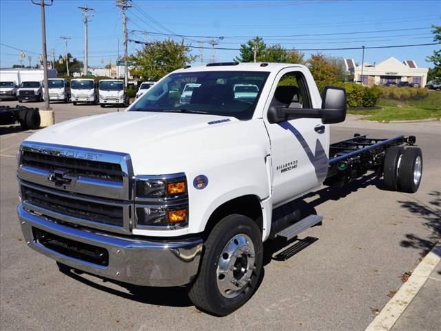 2024 Chevrolet Silverado 4500 Medium Duty Chassis Cab Work Truck's photo